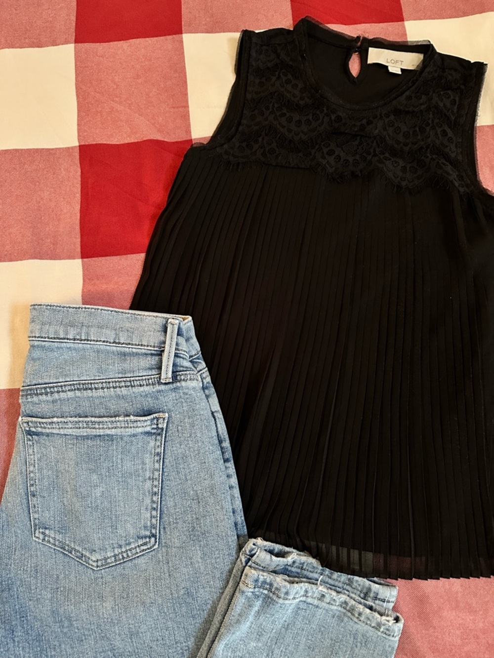 BUNDLED 🌸Ann Taylor boyfriend jeans LOFT Black Pleated Sleeveless Top with Lace